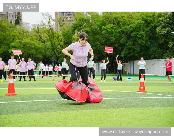 世界杯预选赛进入白热化，强队冲刺与黑马筑梦交织